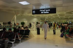 实拍：哪国空姐最火急火燎的要为你服务？