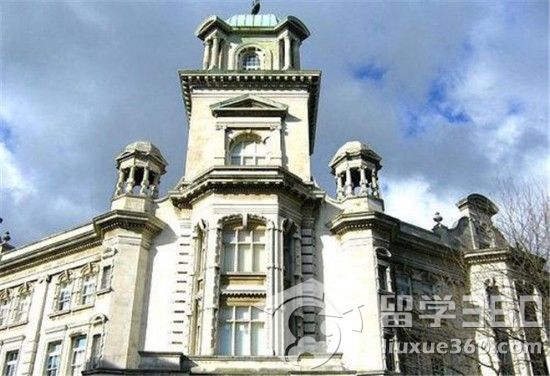 英国留学 朴茨茅斯大学在语言学方面的成就令人瞩目