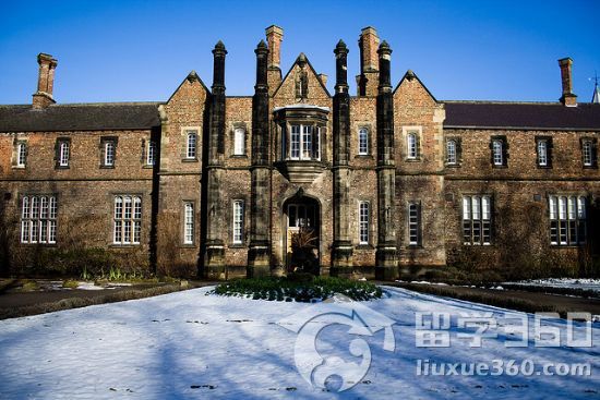 英国留学 约克圣约翰大学热门专业介绍