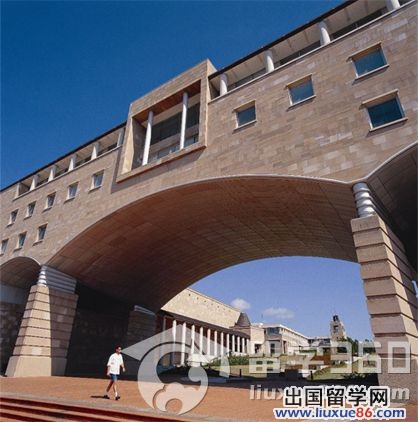 澳洲学：选择邦德大学的十个理由
