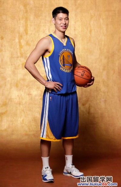 NBA巨星林书豪毕业院校：美国哈佛大学