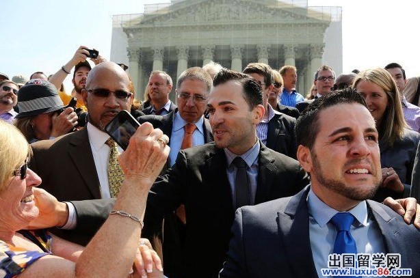 美国最高法院日前宣布了同性恋权益问题