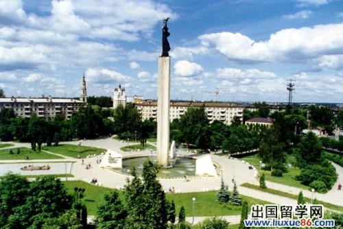 世界上第一座原子能电站建在卡卢加州