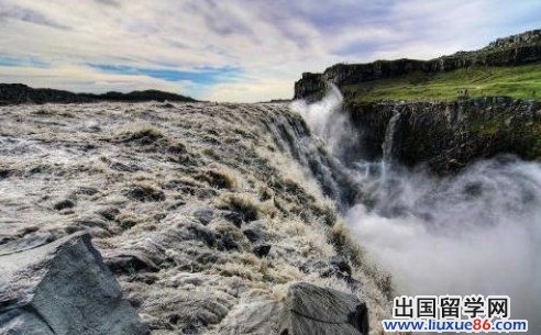 欧洲最高最气势磅礴的瀑布
