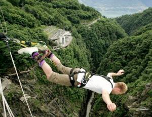 全球以生命为赌注的11处高空跳