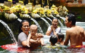 巴厘岛最神奇的“浴场