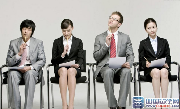 大学生应聘自我介绍范文