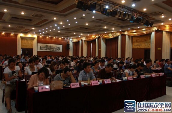 公务员政审自我鉴定1100字