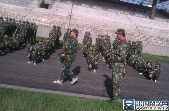 大学生霸气军训口号