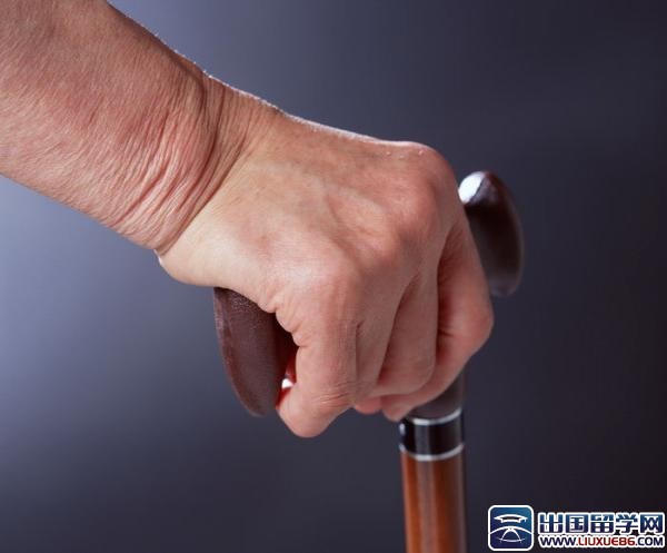 描写人物——老人外貌的句子40句