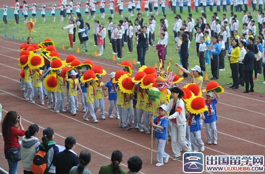 春季运动会主持词串词