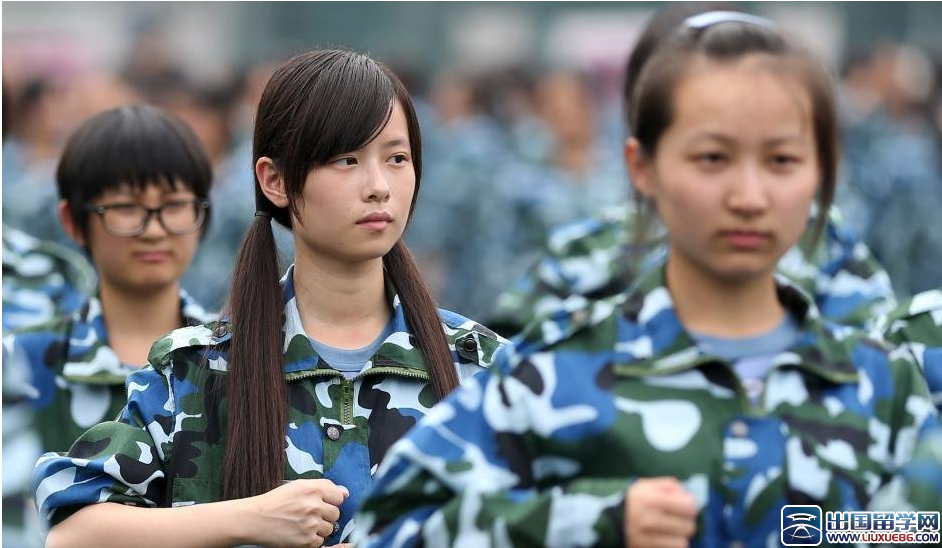 大学生军训广播稿