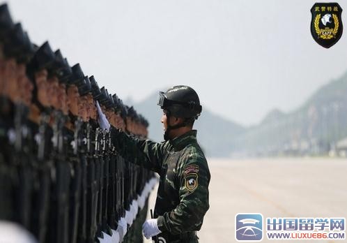 9.3阅兵出现新式迷彩和新式头盔