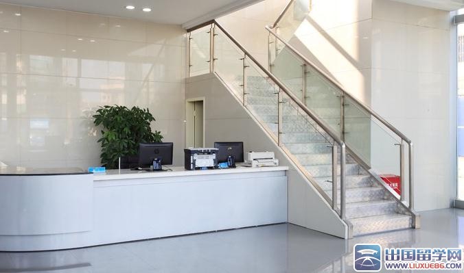 公司前台辞职报告范文