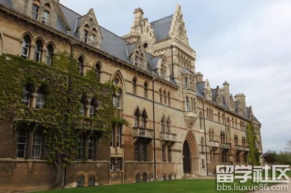 英国牛津大学风景照