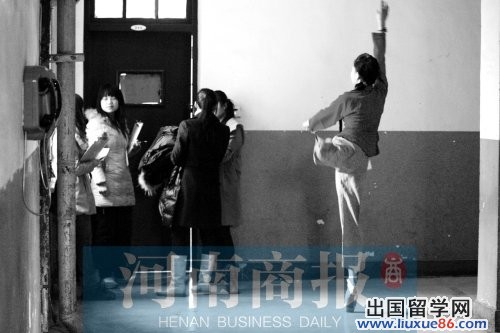 艺考“赶场”忙 专家：报考不宜多 要突出重点