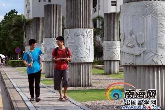 海口高校大学生忆当年高考：没考好抑郁好一阵子