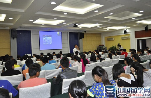 学生申请奖学金自我鉴定