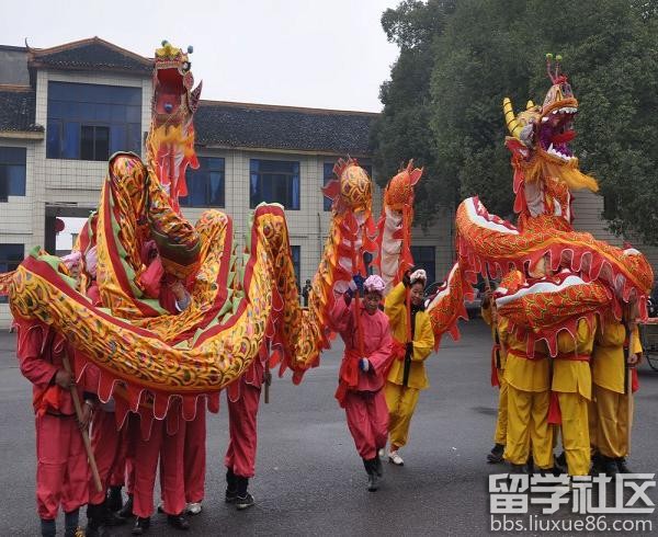 元宵节习俗：耍龙灯